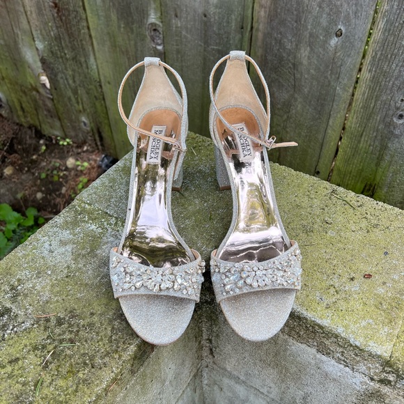 Badgley Mishka golden glimmer sandals with jewel toe 11 - Picture 4 of 8